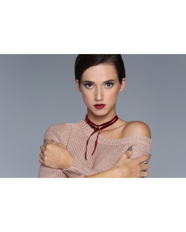 Oliwkowy aksamitny choker ze srebrnym krzyżykiem wysadzanym SWAROVSKI® CRYSTAL
